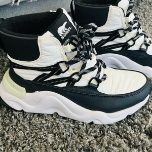 Sorel Kinetic RNEGD Conquest Waterproof Boots 8